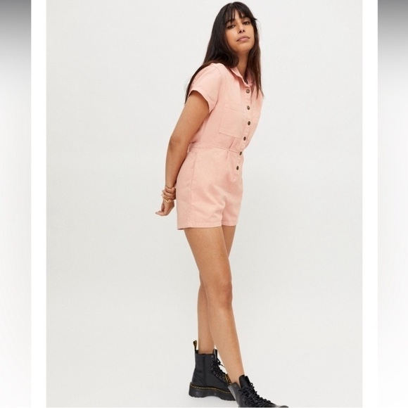 Urban Outfitters BDG Joey Short Sleeve Coverall
Romper Peach Pink Size Small - Picture 1 of 9